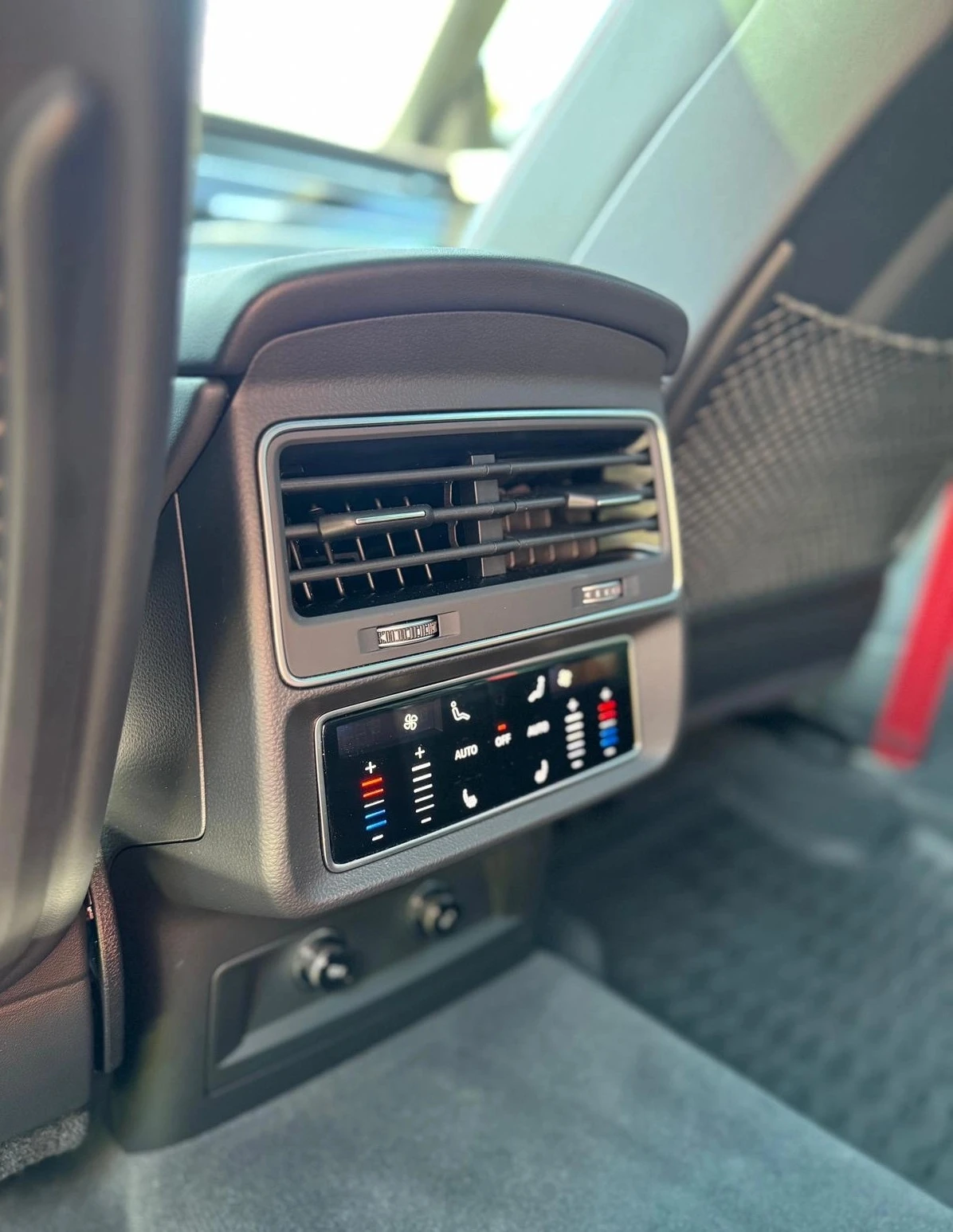 Audi SQ8 4.0TFSI Quattro, снимка 9 - Автомобили и джипове - 54063164