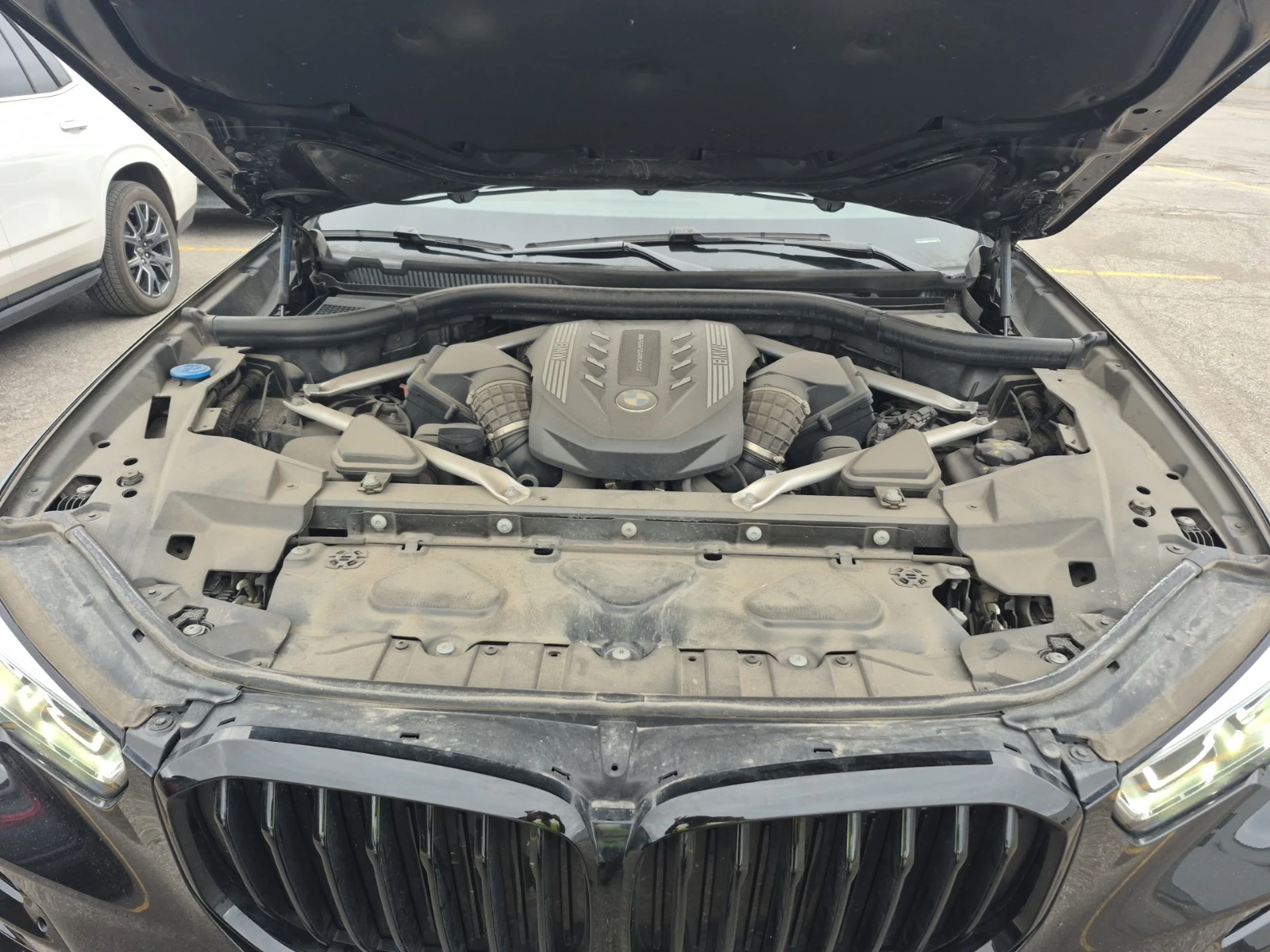 BMW X5 M50I * Blind Spot * CARFAX * АВТО КРЕДИТ * , снимка 16 - Автомобили и джипове - 54704026