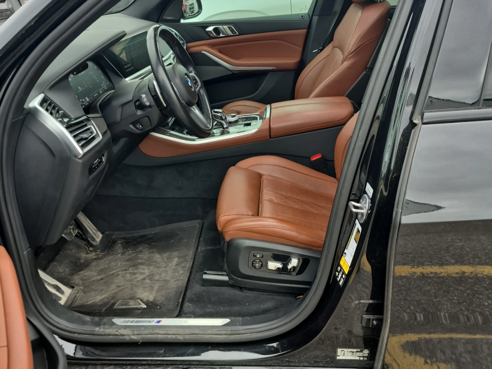 BMW X5 M50I * Blind Spot * CARFAX * АВТО КРЕДИТ * , снимка 8 - Автомобили и джипове - 54704026