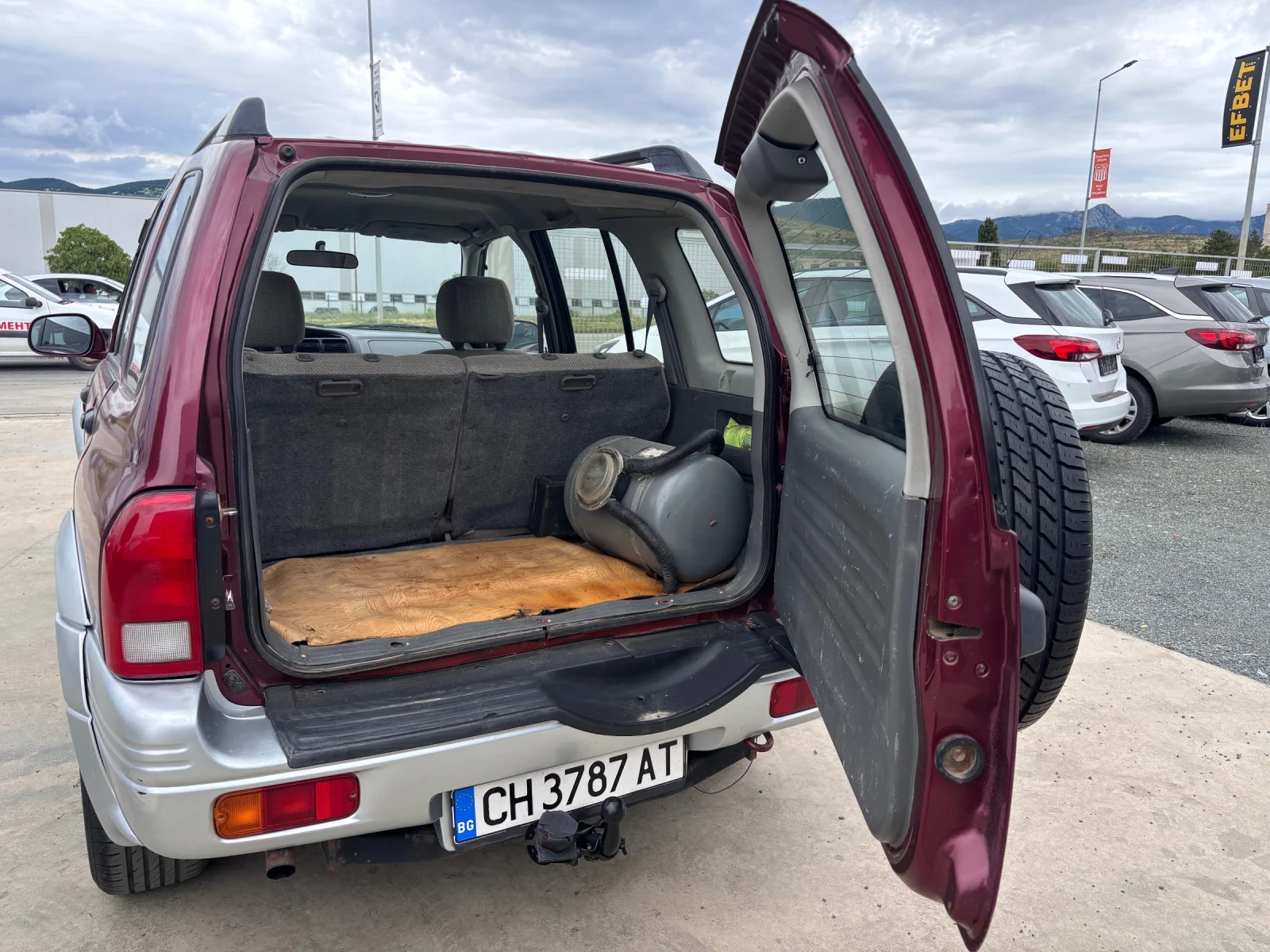 Suzuki Grand vitara 2.0 БЕНЗИН, снимка 8 - Автомобили и джипове - 54879074