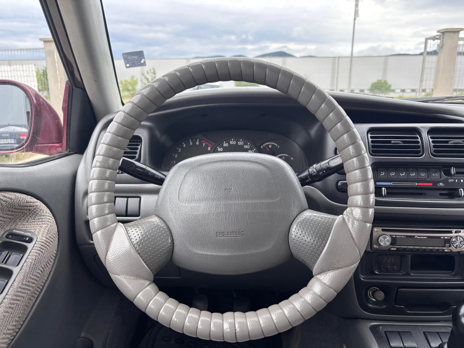 Suzuki Grand vitara 2.0 БЕНЗИН, снимка 12 - Автомобили и джипове - 54879074