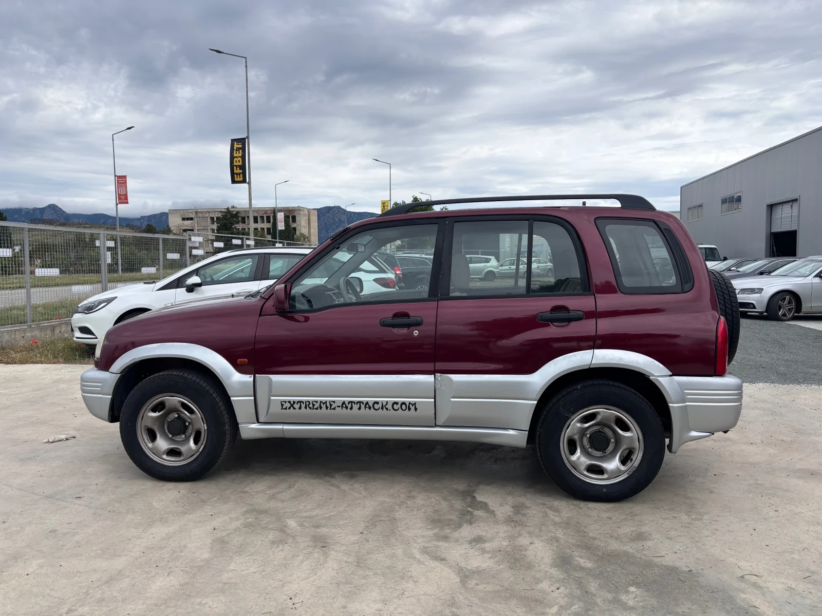 Suzuki Grand vitara 2.0 БЕНЗИН, снимка 3 - Автомобили и джипове - 54879074