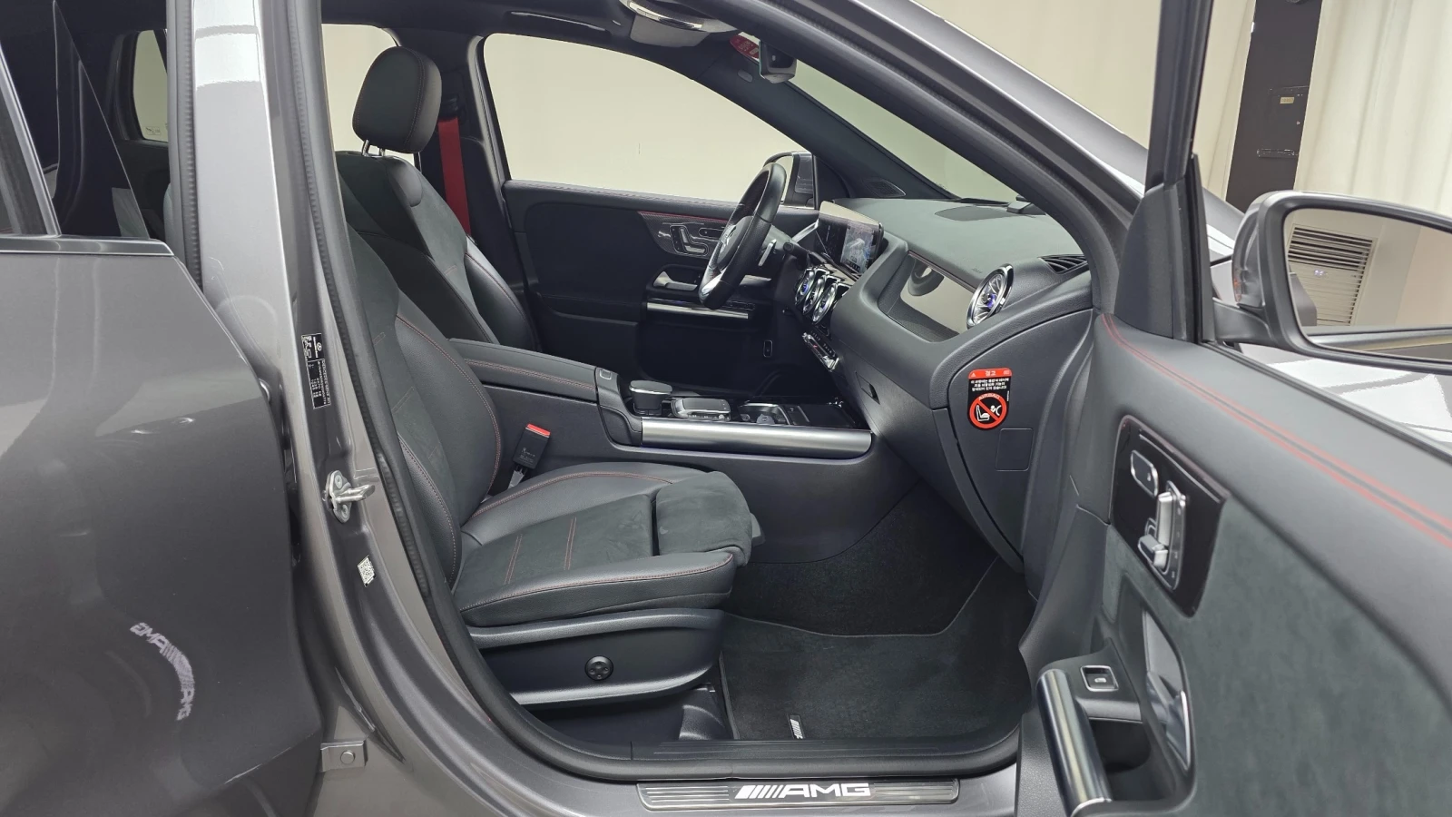 Mercedes-Benz GLA 45 AMG 4MATIC+ , снимка 8 - Автомобили и джипове - 55460335