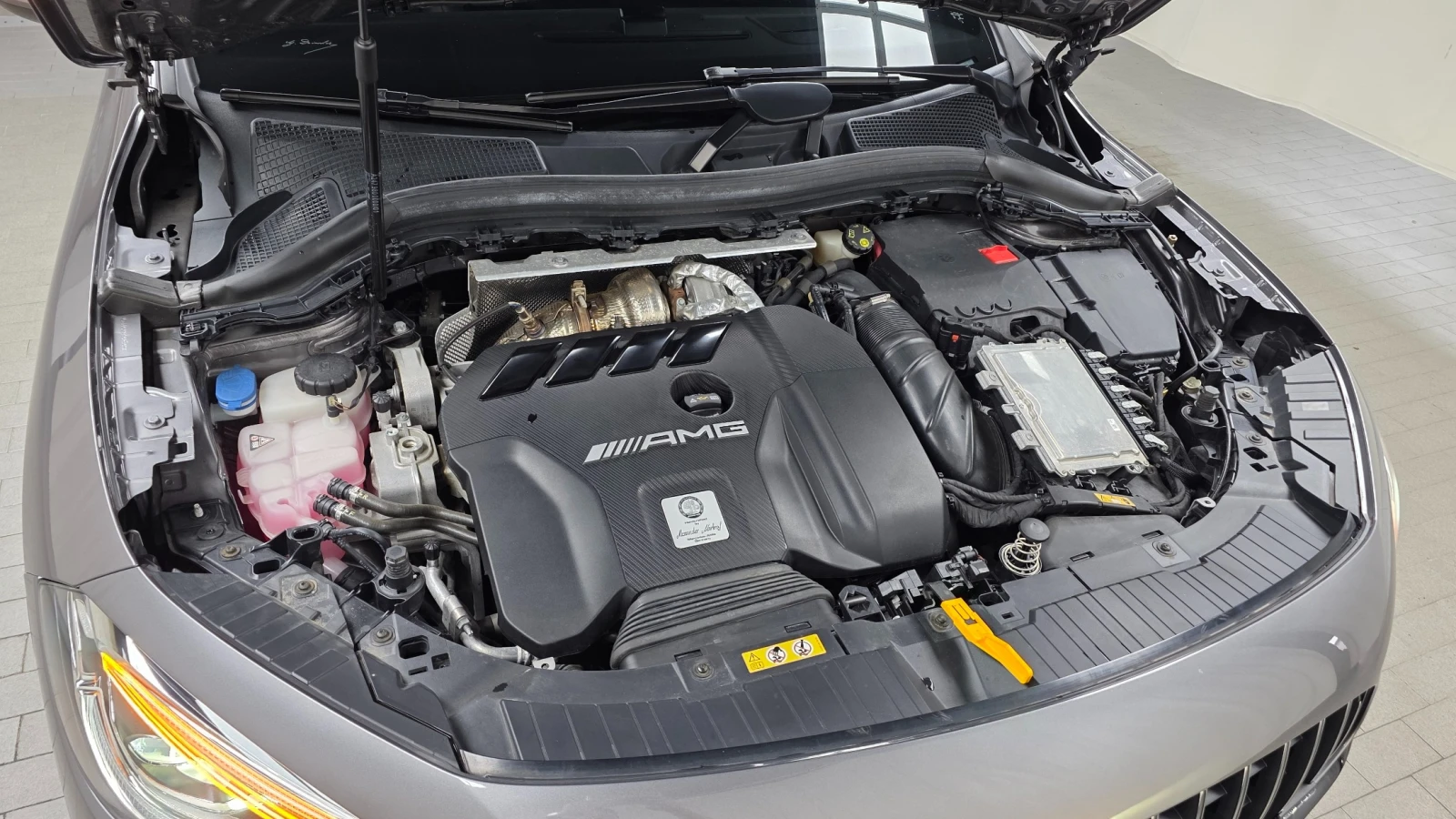Mercedes-Benz GLA 45 AMG 4MATIC+ , снимка 5 - Автомобили и джипове - 55460335