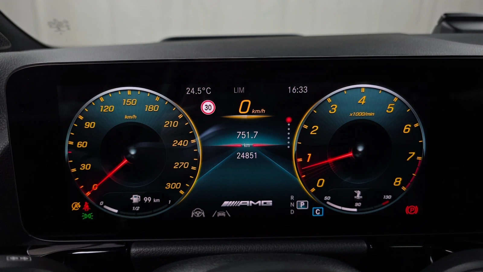 Mercedes-Benz GLA 45 AMG 4MATIC+ , снимка 6 - Автомобили и джипове - 55460335