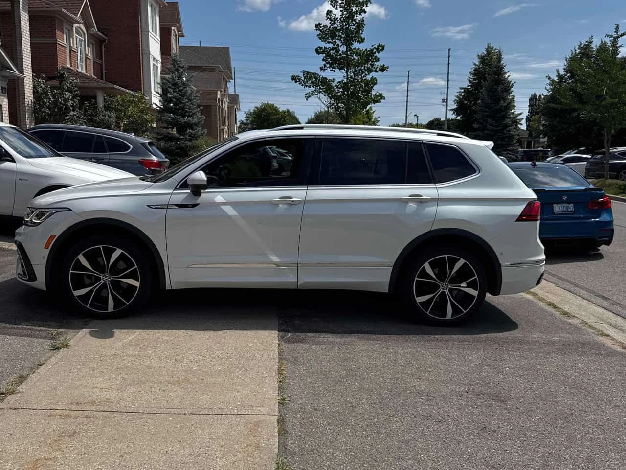 VW Tiguan Highline R Line / 360 / DIS / FENDER / ОБДУХВАНЕ /, снимка 2 - Автомобили и джипове - 55677849
