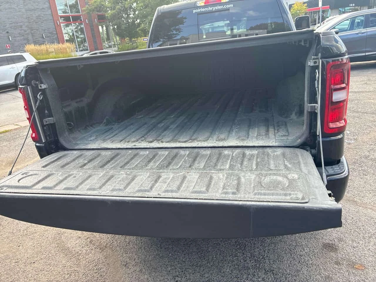 Dodge RAM 1500 * Sport * CARFAX * БЕЗ ПЪРВОНАЧАЛНА ВНОСКА, снимка 14 - Автомобили и джипове - 56198700