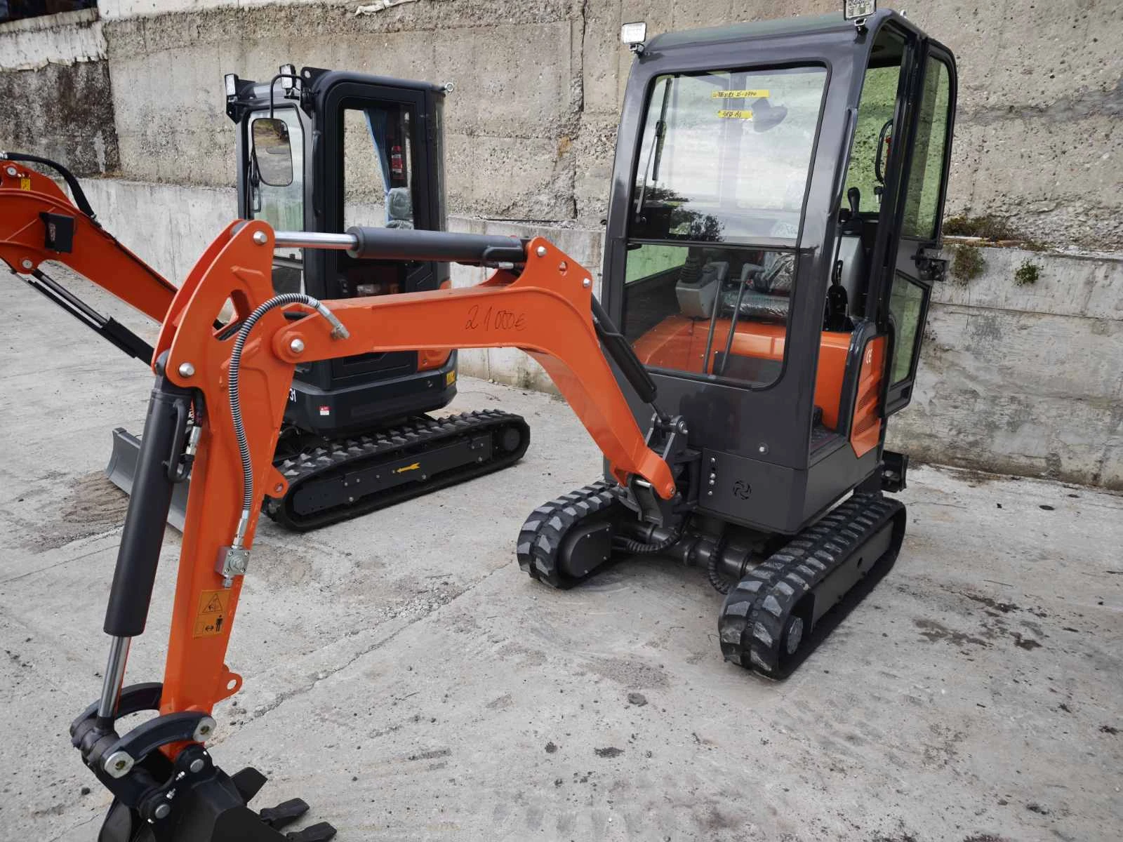Багер Kubota ЧИСТО НОВ Kubota МОТОР, снимка 2 - Индустриална техника - 56170861
