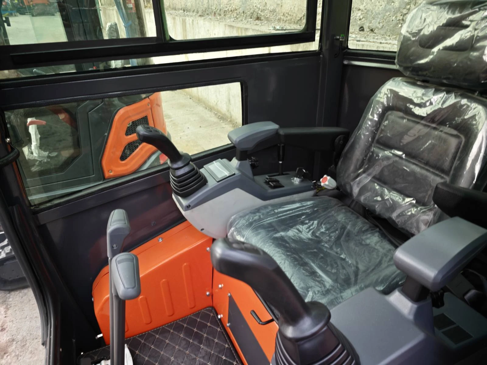 Багер Kubota ЧИСТО НОВ Kubota МОТОР, снимка 5 - Индустриална техника - 56170861