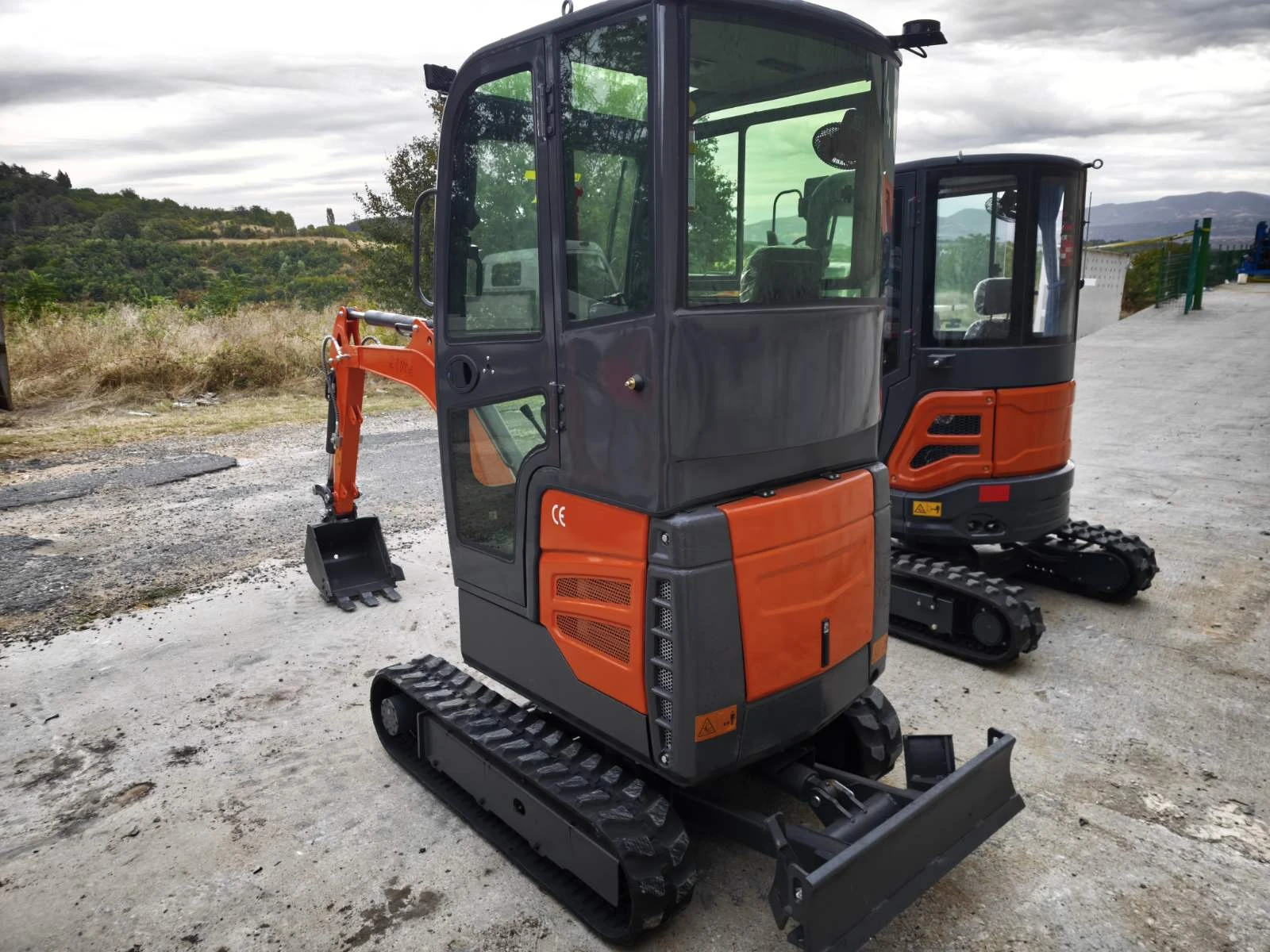 Багер Kubota ЧИСТО НОВ Kubota МОТОР, снимка 10 - Индустриална техника - 56170861