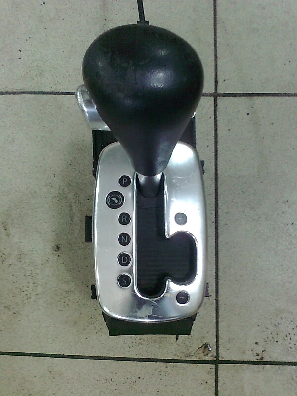 скоростен лост за Ауди А6 2.5тди куатро