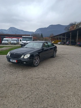  Mercedes-Benz E 240