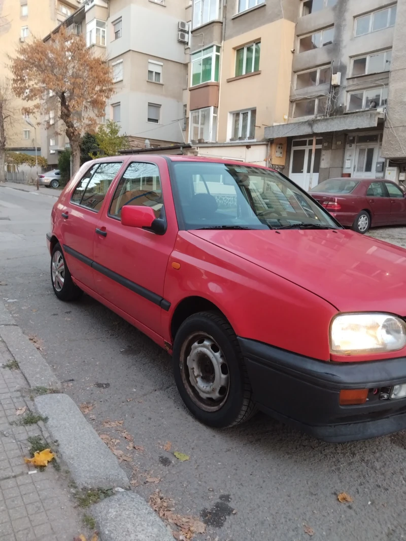 VW Golf, снимка 5 - Автомобили и джипове - 48006847