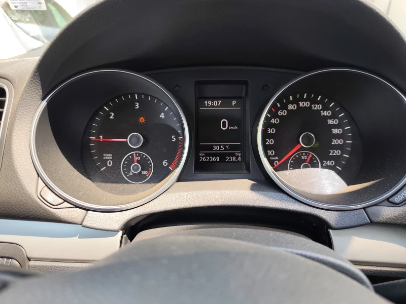 VW Golf, снимка 6 - Автомобили и джипове - 52731650