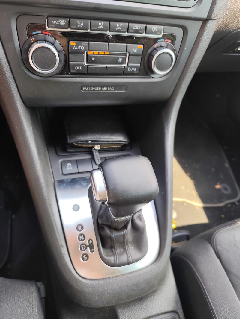 VW Golf, снимка 5 - Автомобили и джипове - 52731650