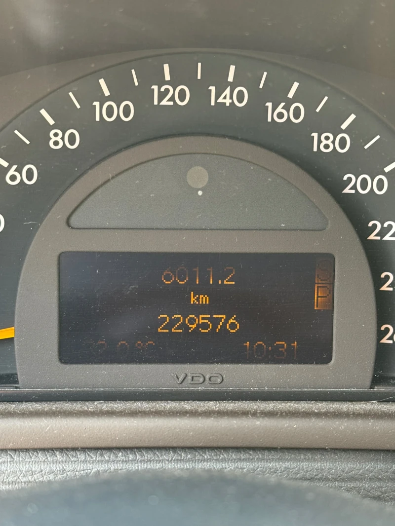 Mercedes-Benz C 240, снимка 13 - Автомобили и джипове - 52476469