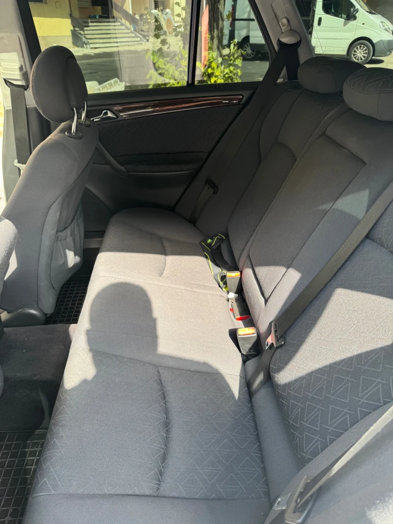Mercedes-Benz C 240, снимка 10 - Автомобили и джипове - 52476469