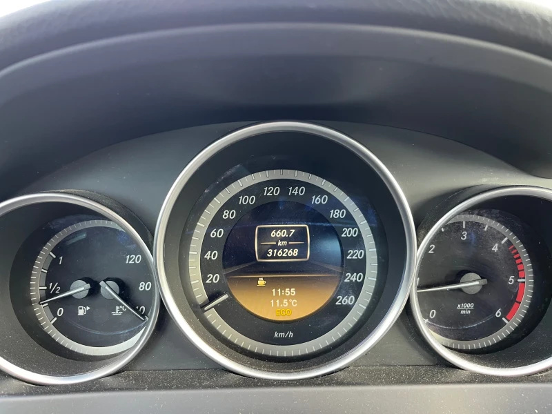 Mercedes-Benz C 220 CDI Avantgarde , снимка 13 - Автомобили и джипове - 52612058