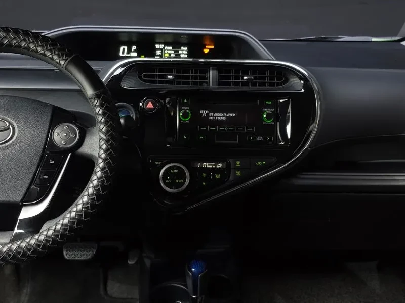 Toyota Prius C 1.5, снимка 14 - Автомобили и джипове - 55702248