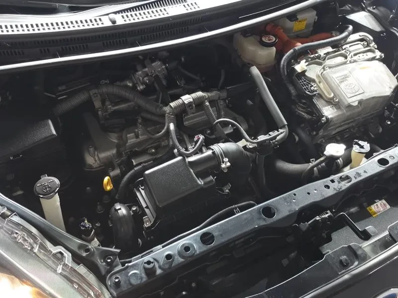 Toyota Prius C 1.5, снимка 6 - Автомобили и джипове - 55702248