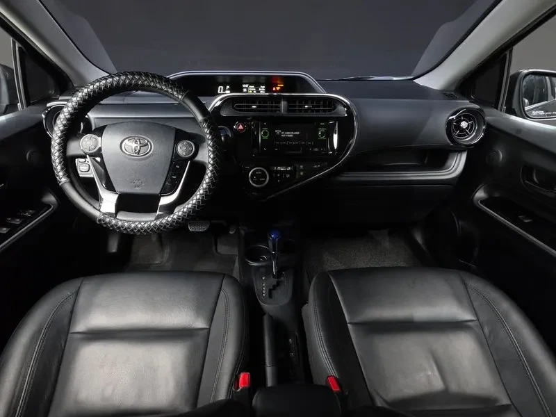 Toyota Prius C 1.5, снимка 7 - Автомобили и джипове - 55702248