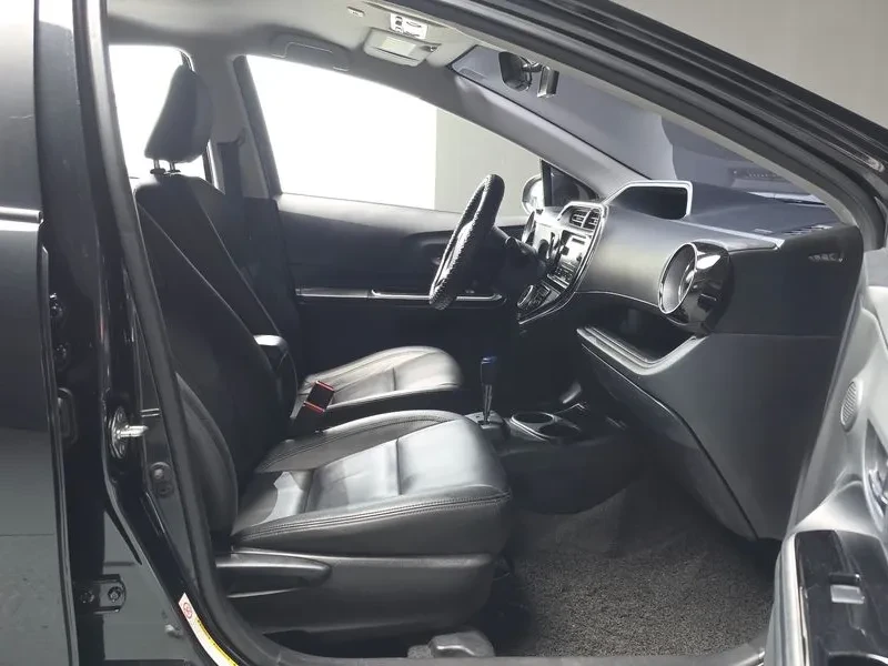 Toyota Prius C 1.5, снимка 11 - Автомобили и джипове - 55702248