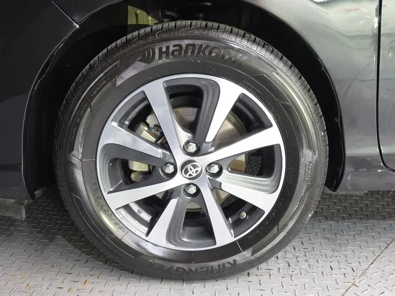 Toyota Prius C 1.5, снимка 5 - Автомобили и джипове - 55702248