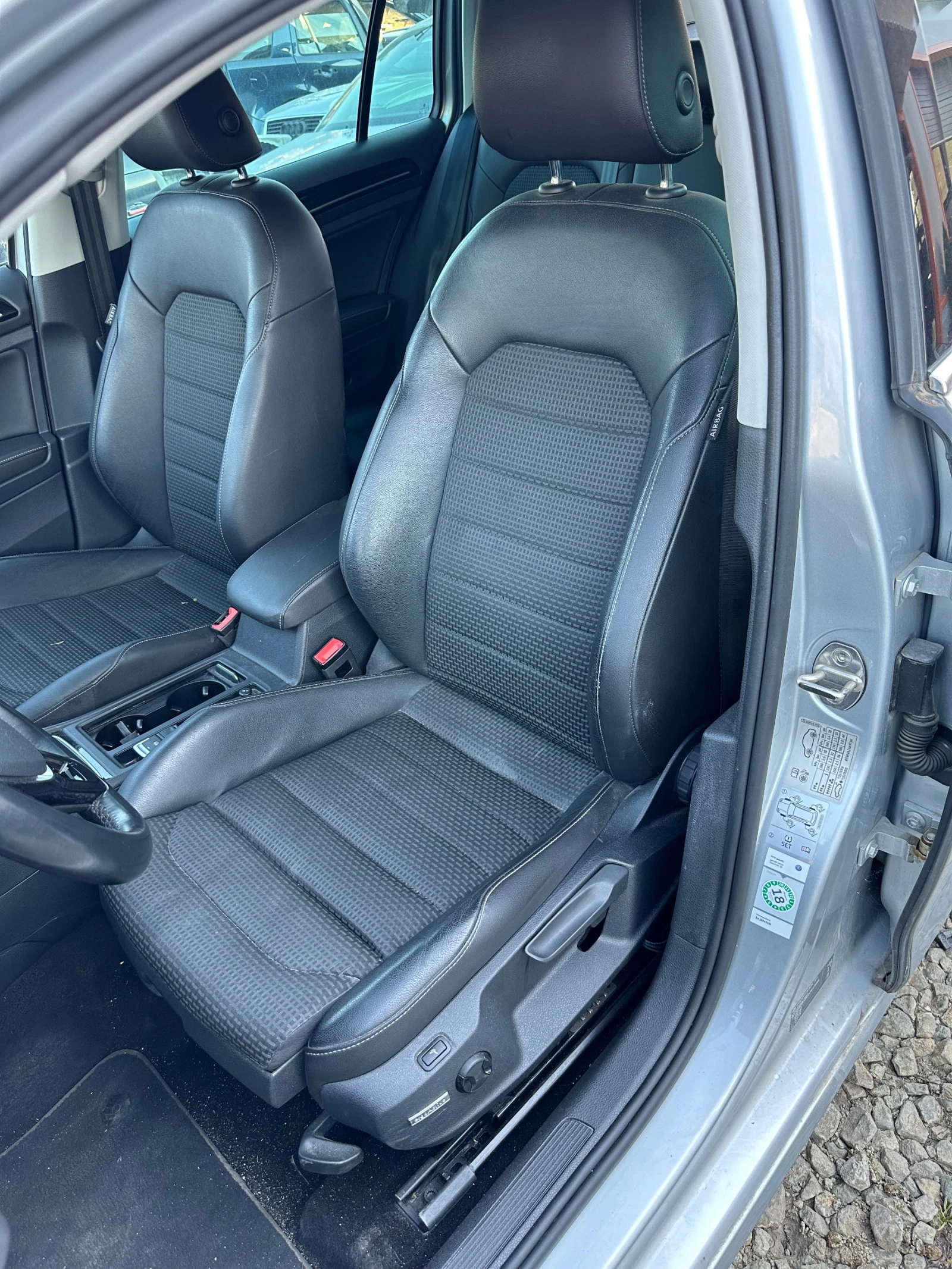 VW Golf 2.0TDI | Mobile.bg — изображение 11