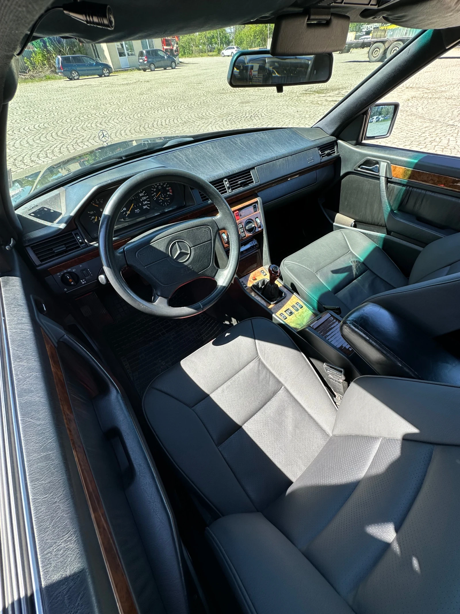 Mercedes-Benz 124 300CE - изображение 8
