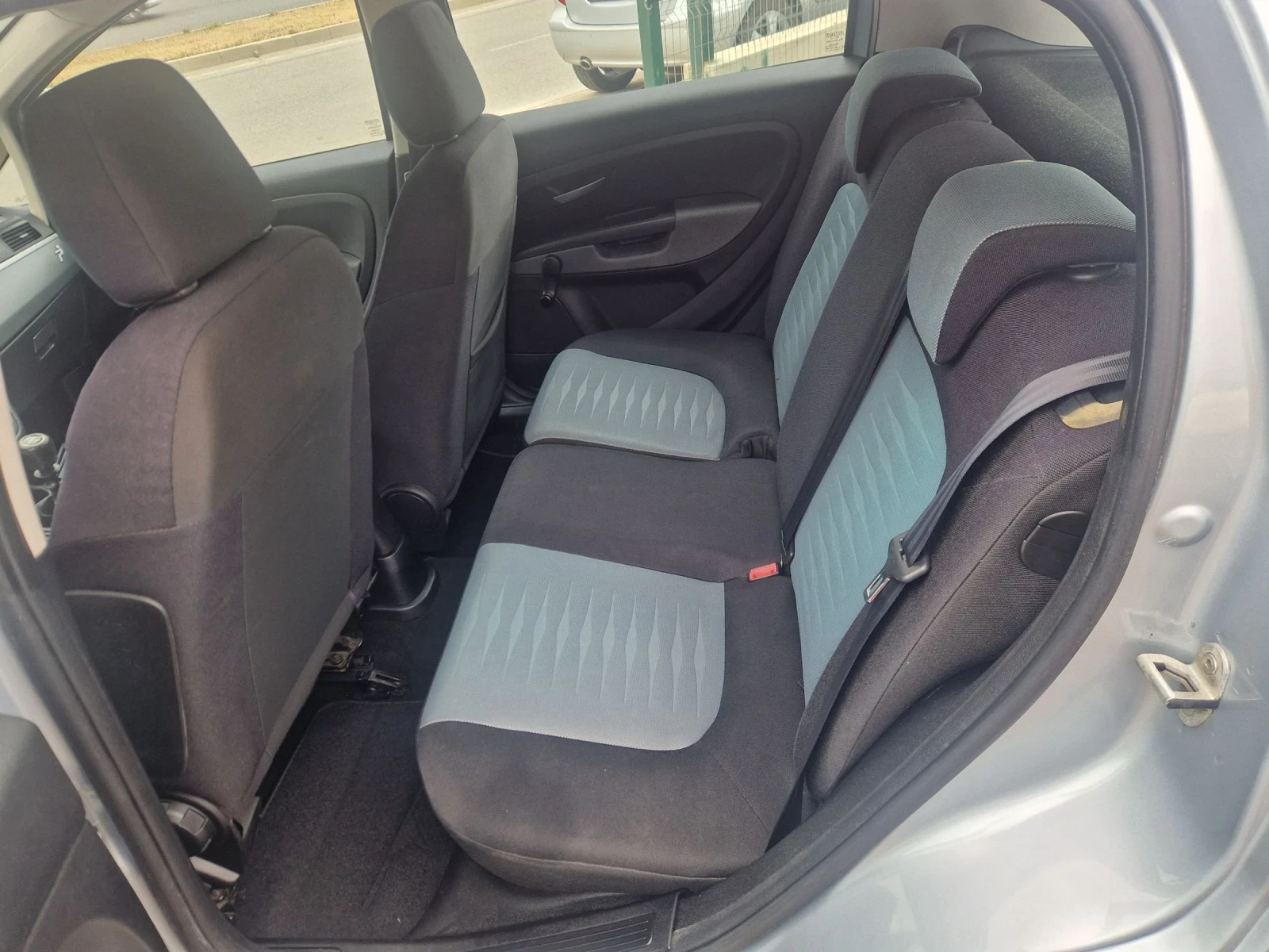 Fiat Punto 1.4i 80ps.GPL ITALIA  - изображение 10