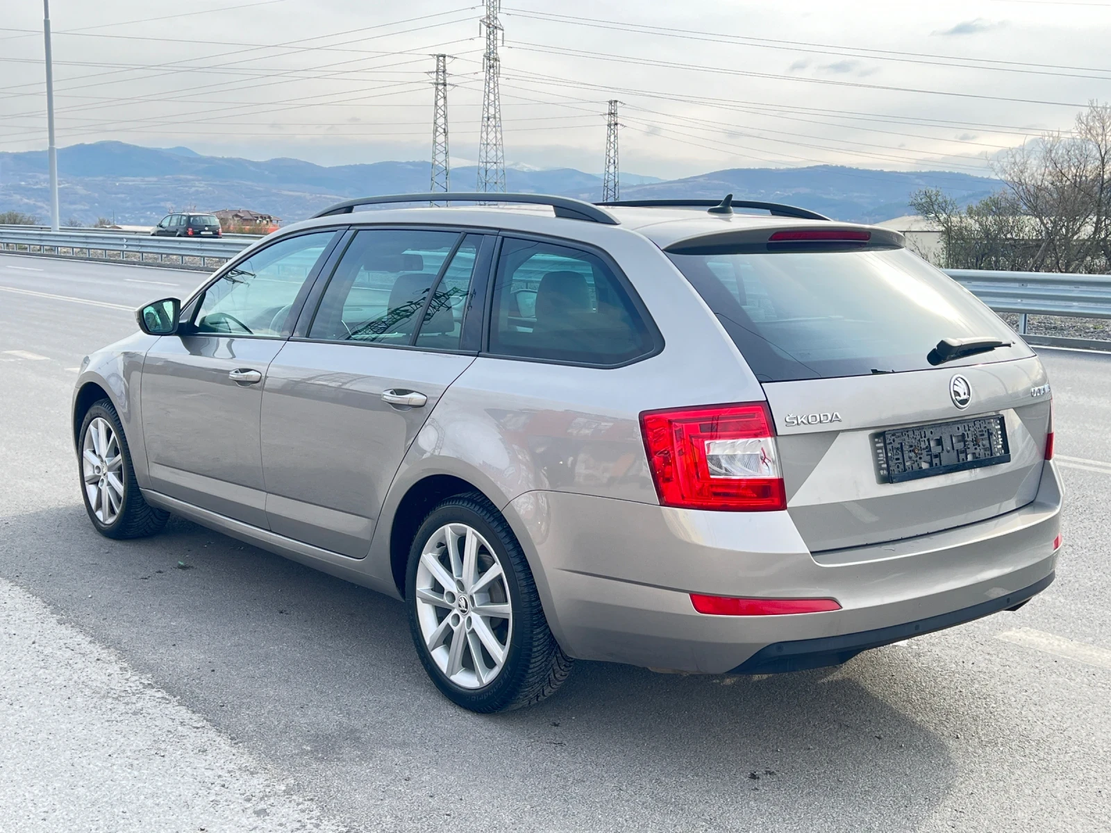 Skoda Octavia, снимка 4 - Автомобили и джипове - 53929708