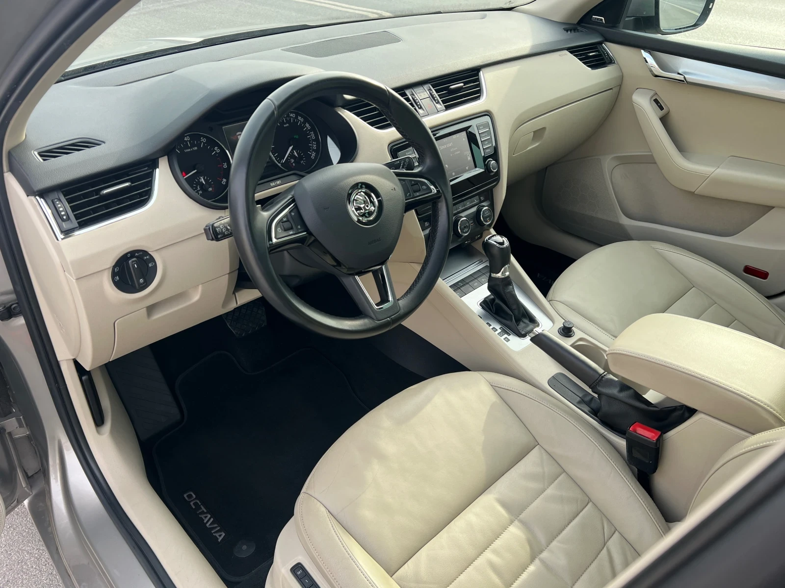 Skoda Octavia, снимка 6 - Автомобили и джипове - 53929708