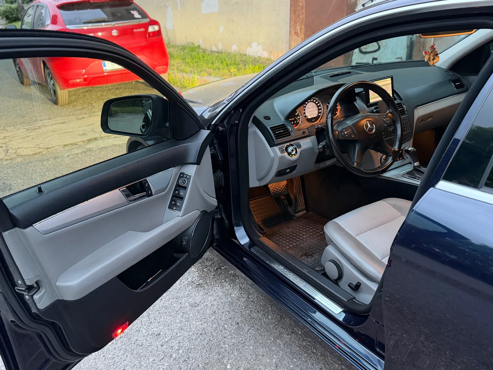 Mercedes-Benz C 220 C220 Avangarde, снимка 2 - Автомобили и джипове - 54488830