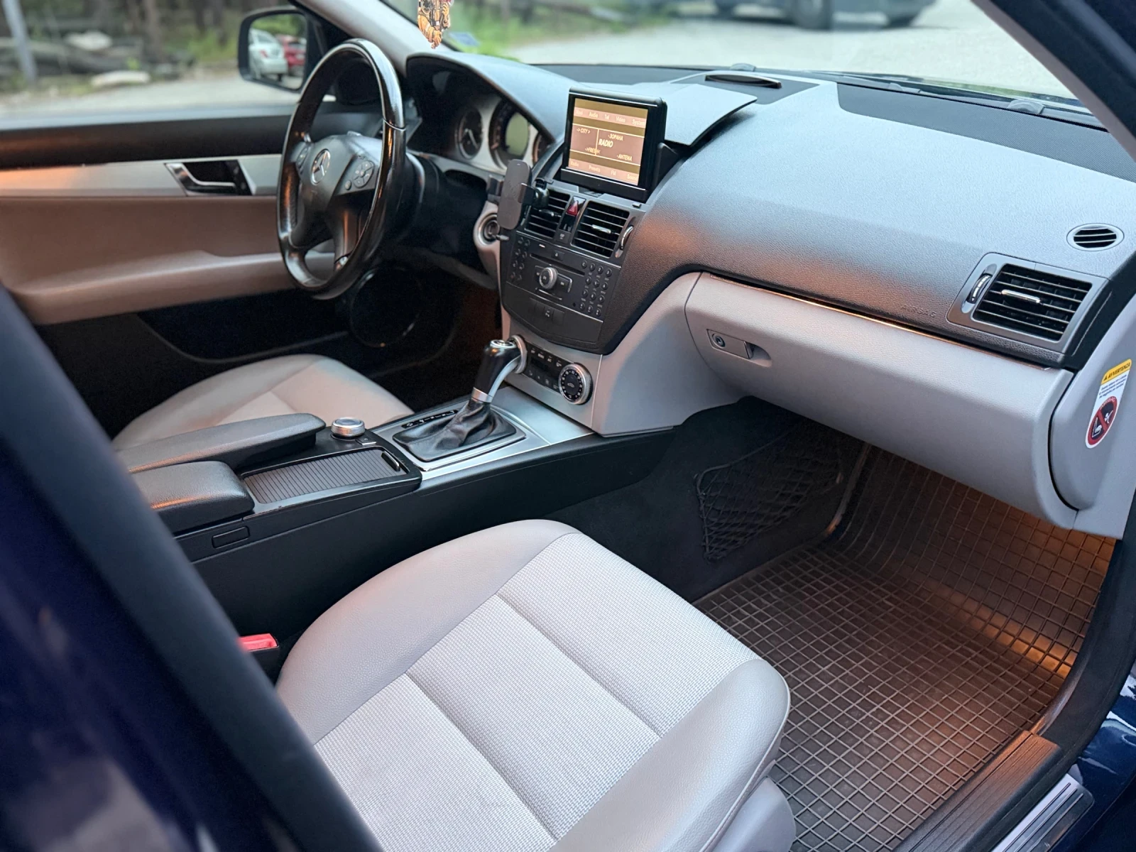 Mercedes-Benz C 220 C220 Avangarde, снимка 3 - Автомобили и джипове - 54488830