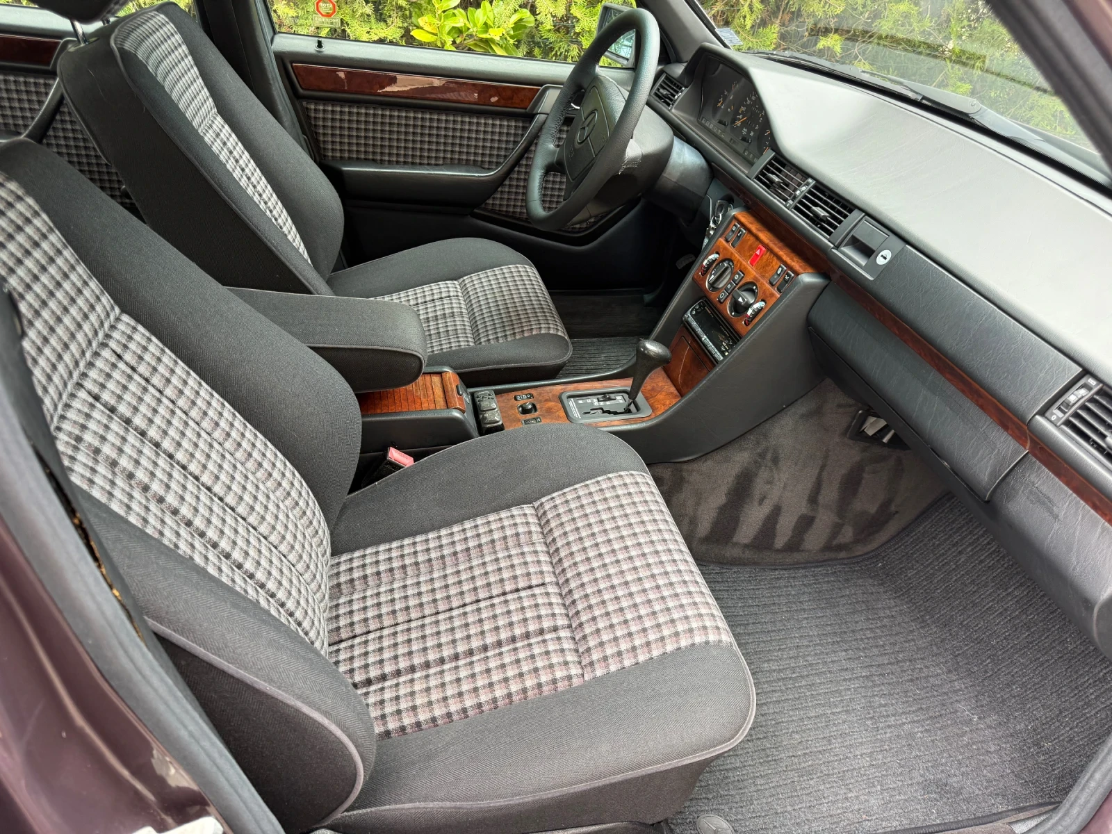 Mercedes-Benz 124 Е 280, снимка 4 - Автомобили и джипове - 54550787