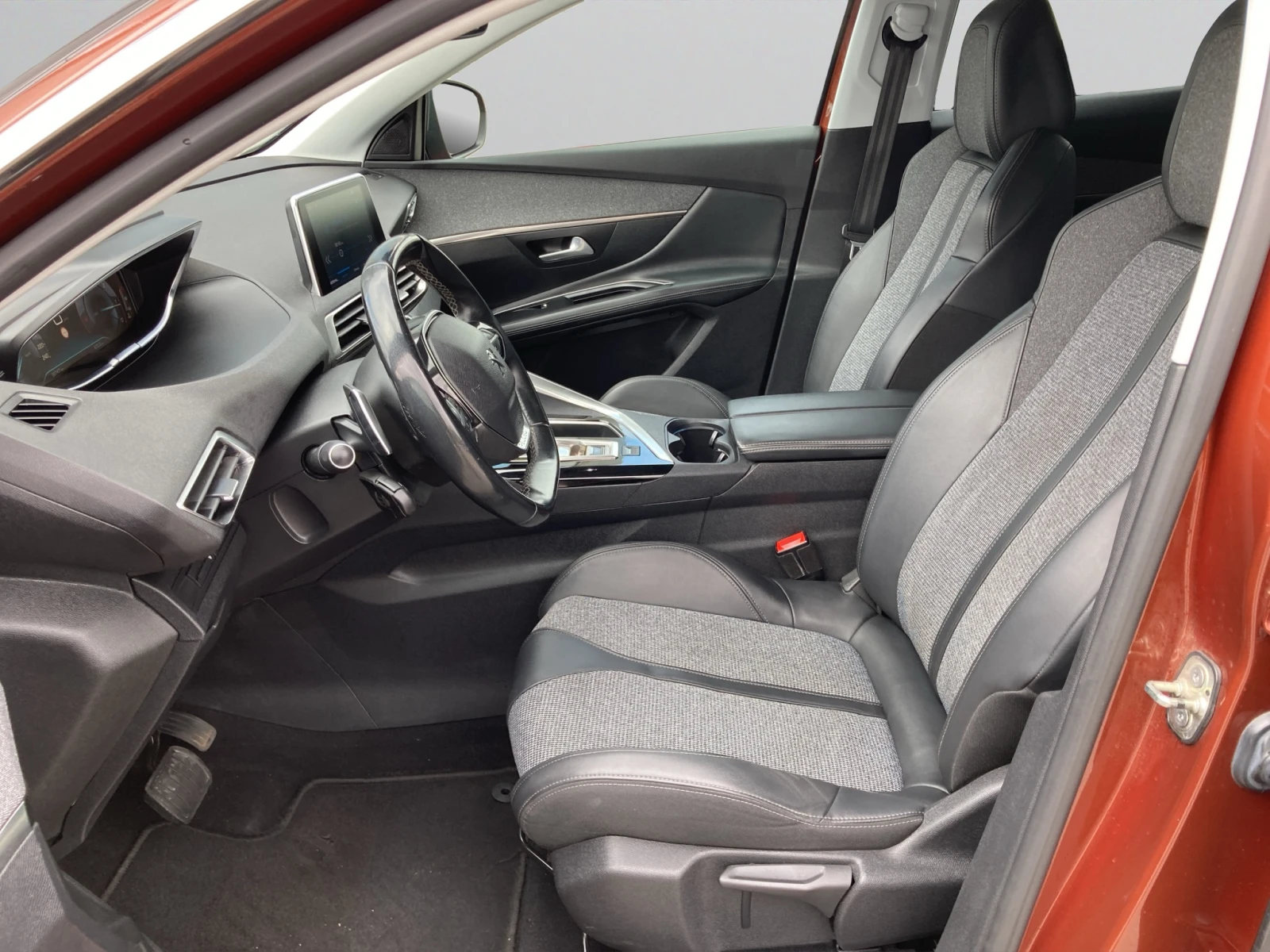 Peugeot 3008 NEW ALLURE 1.5 e-HDi 130 EAT8 EURO 6.2, снимка 10 - Автомобили и джипове - 54596348