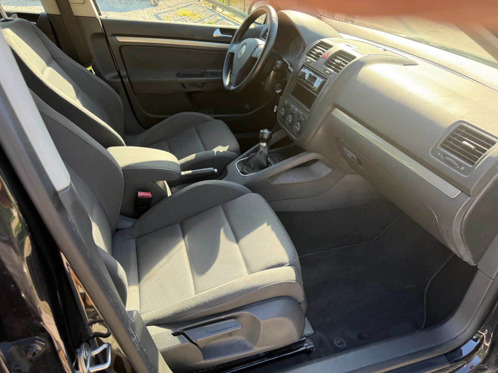 VW Golf 1.9ТDI 6 ck, снимка 9 - Автомобили и джипове - 54718545