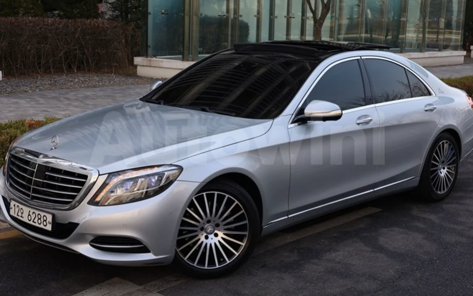Mercedes-Benz S 350 * АВТО КРЕДИТ* ЦЕНА ДО БГ * Сервизна история * , снимка 2 - Автомобили и джипове - 55326895