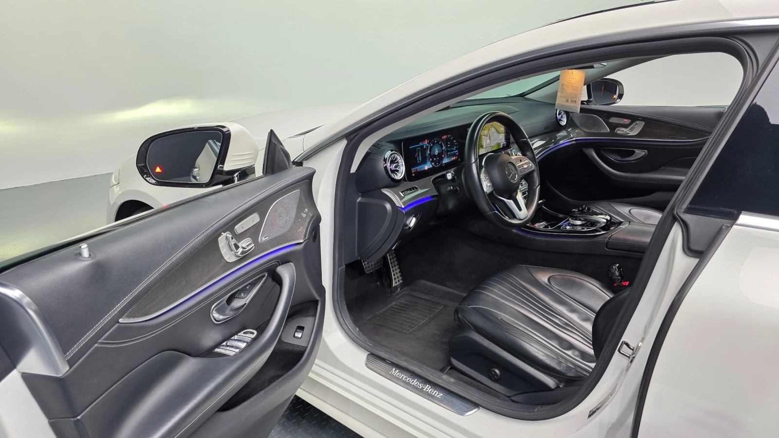 Mercedes-Benz CLS 300, снимка 10 - Автомобили и джипове - 55810432