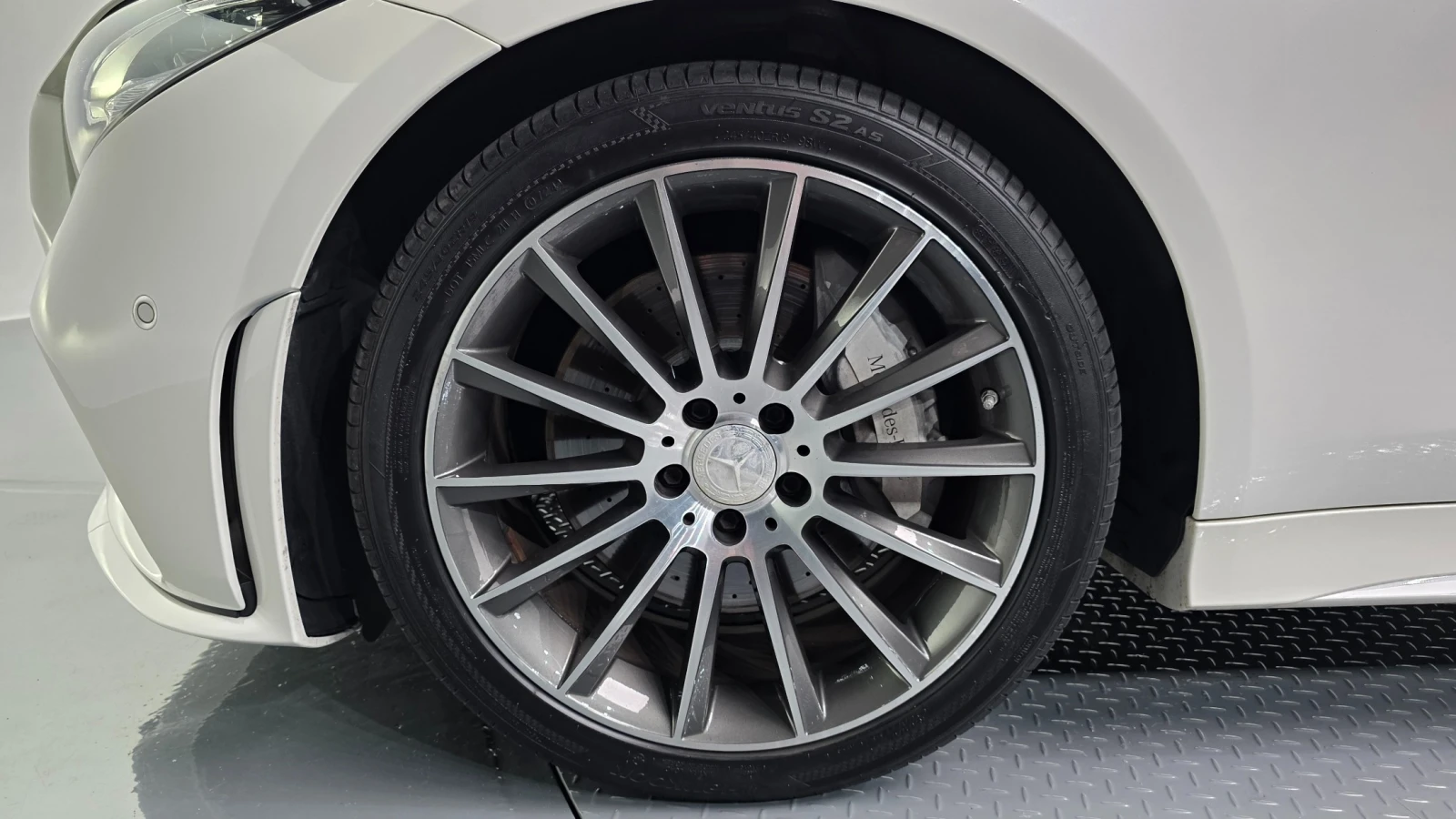 Mercedes-Benz CLS 300, снимка 3 - Автомобили и джипове - 55810432