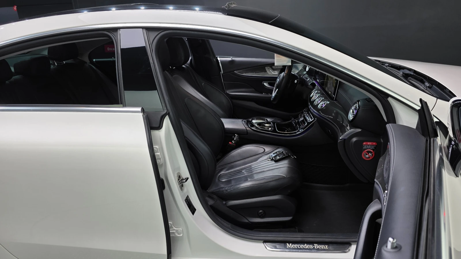Mercedes-Benz CLS 300, снимка 11 - Автомобили и джипове - 55810432