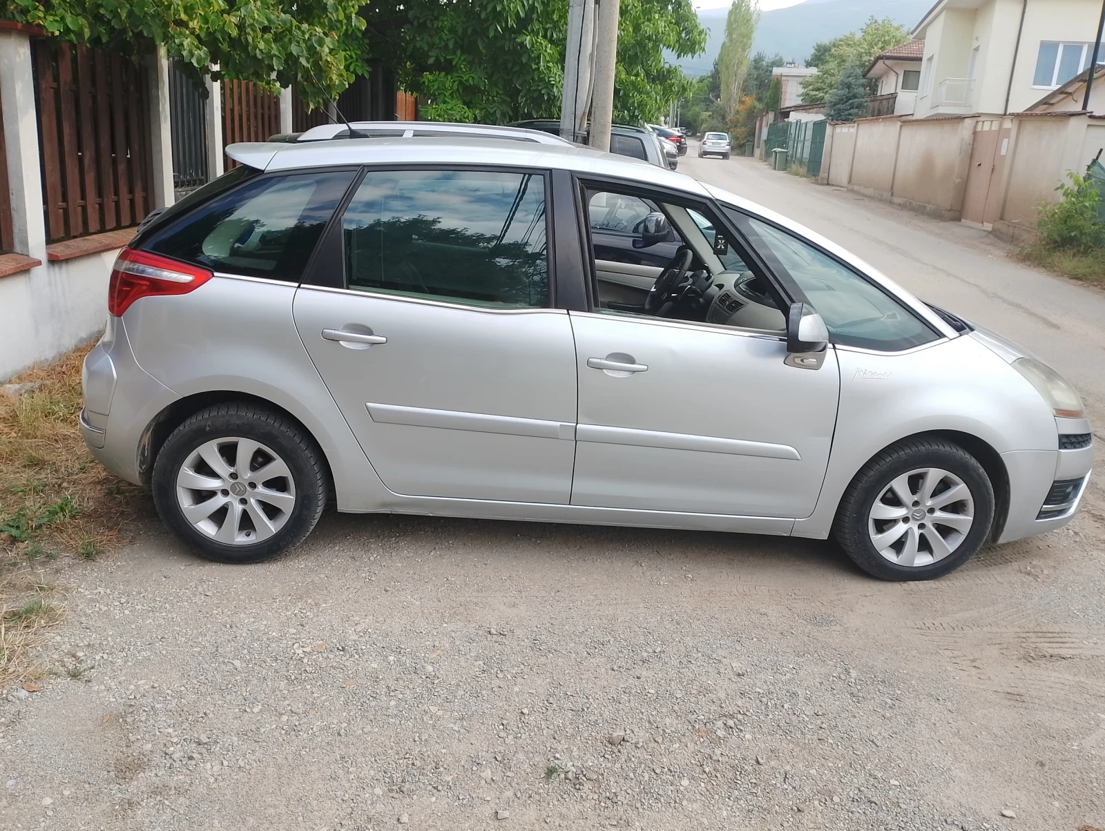 Citroen C4 Picasso, снимка 4 - Автомобили и джипове - 55825259