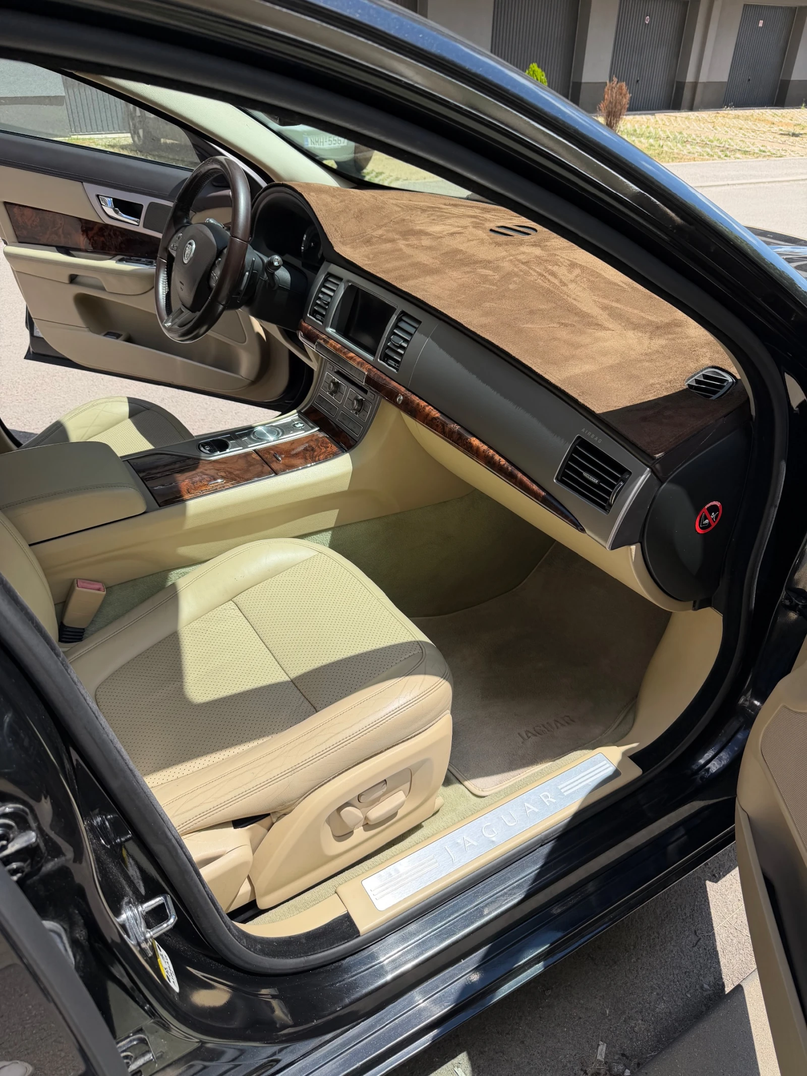 Jaguar Xf 3.0 Luxury, снимка 14 - Автомобили и джипове - 56194178