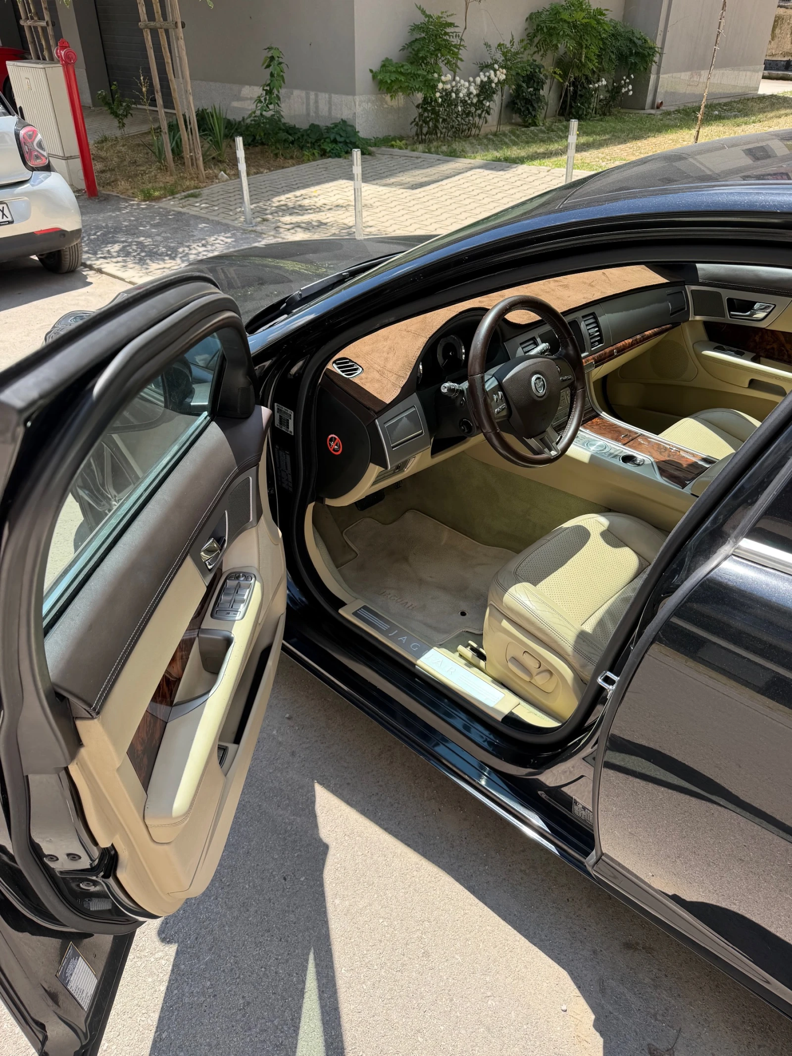 Jaguar Xf 3.0 Luxury, снимка 6 - Автомобили и джипове - 56194178