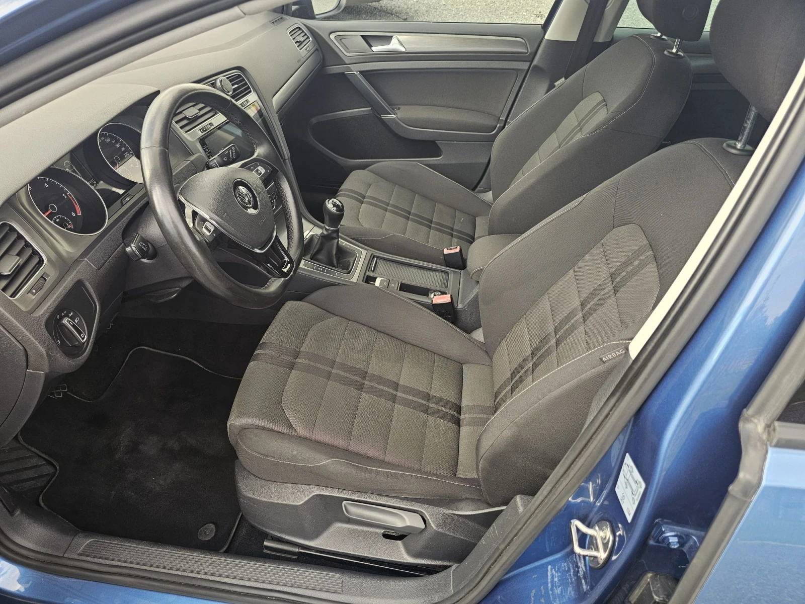 VW Golf 1.6TDI Bi-XENON!!! | Mobile.bg � ����������� 9