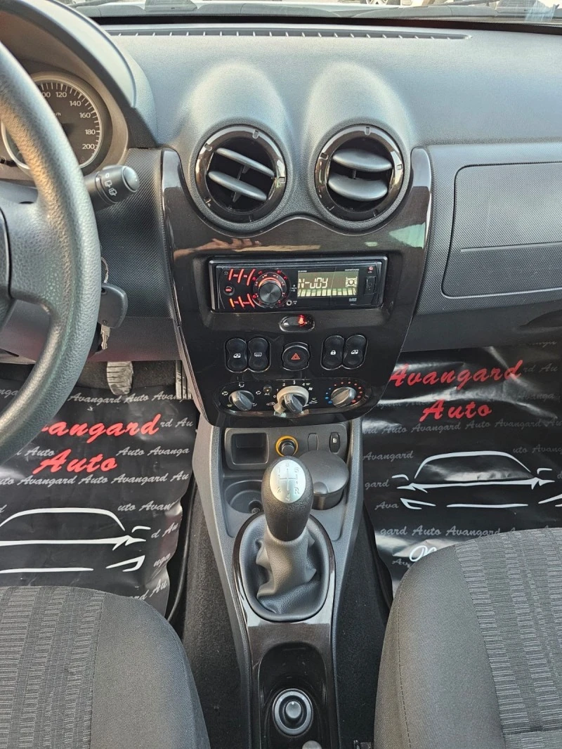 Dacia Duster 1.6i 105к.с., снимка 11 - Автомобили и джипове - 46615543