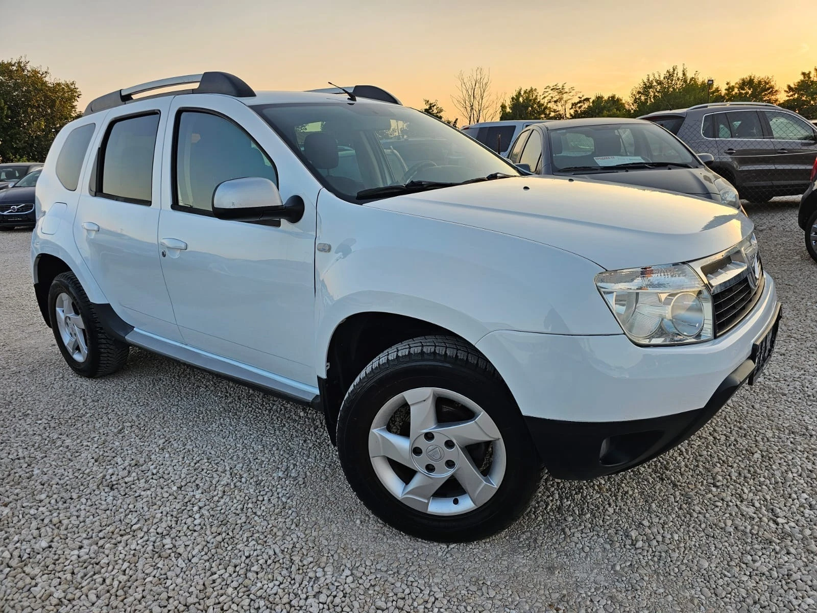 Dacia Duster 1.6i 105к.с. - изображение 3