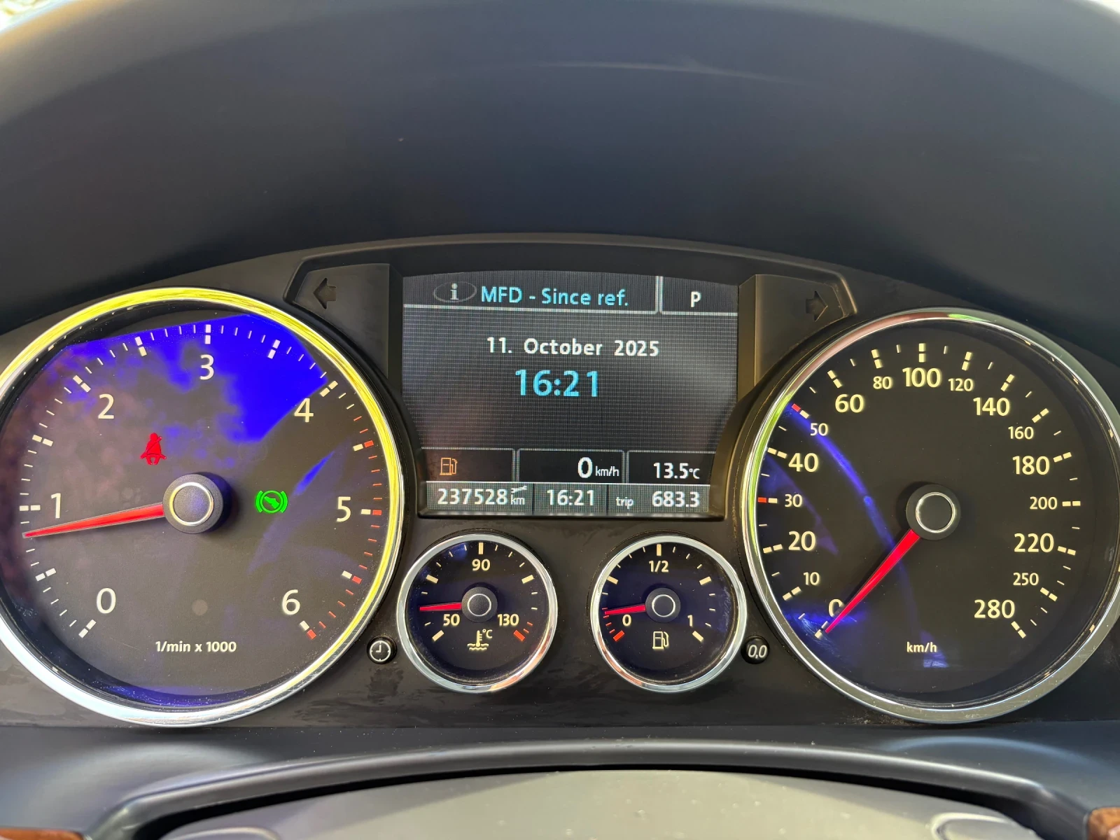 VW Touareg 3.0 TDI V6 INDIVIDUAL  | Mobile.bg   16