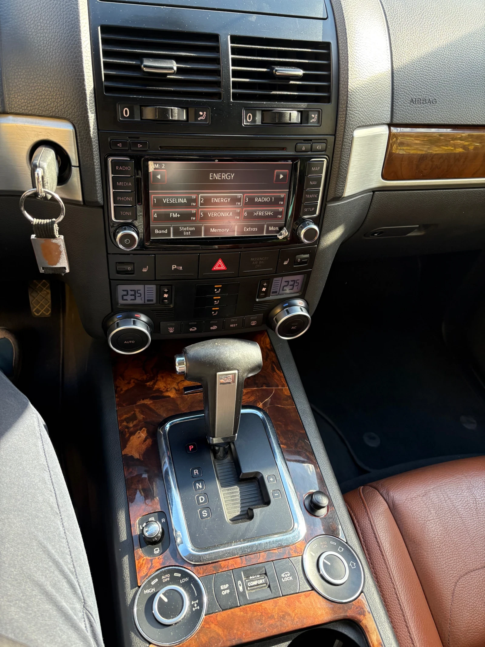 VW Touareg 3.0 TDI V6 INDIVIDUAL  | Mobile.bg   17