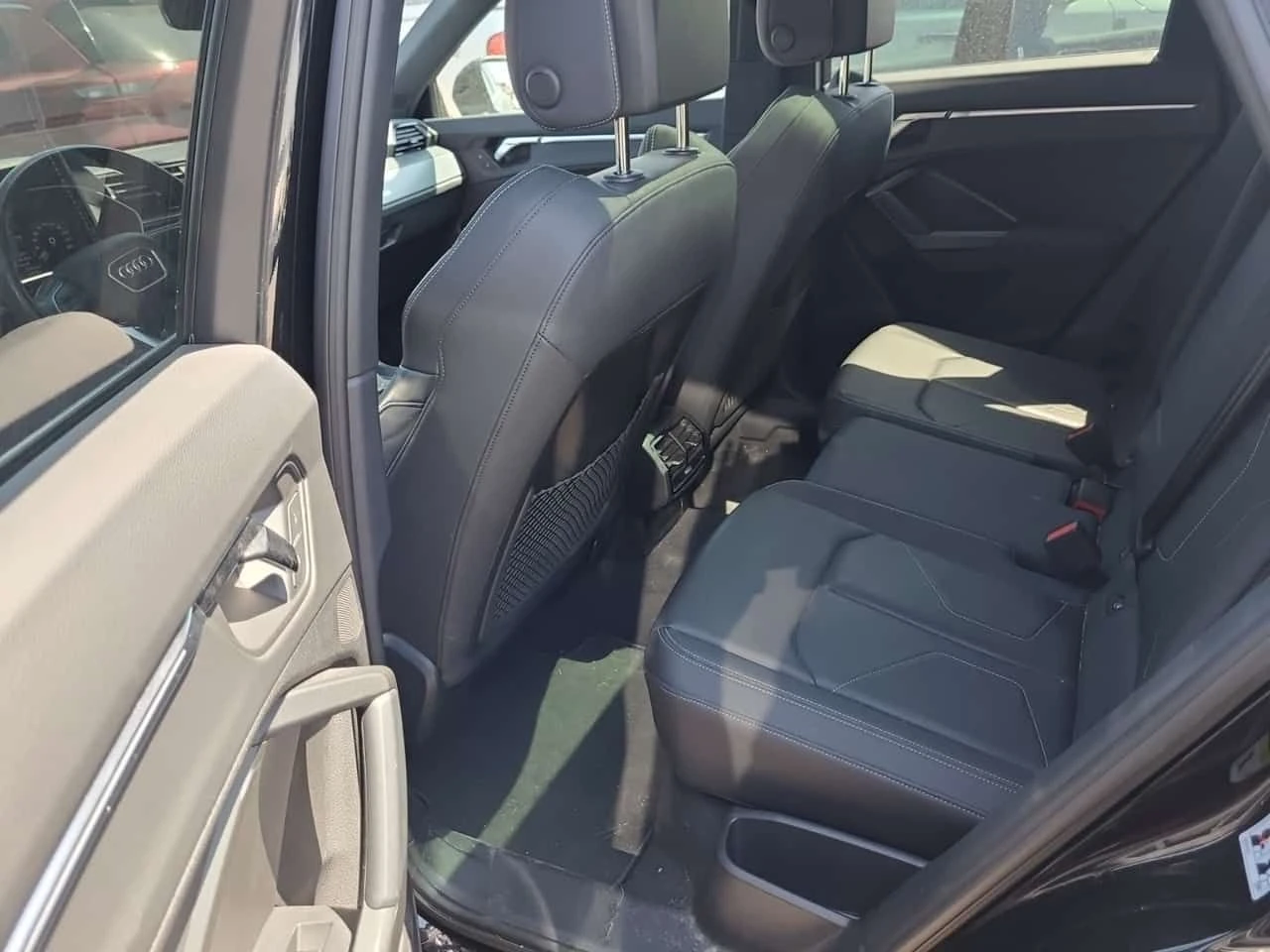 Audi Q3 Progressiv/ПАНОРАМА/ДВА КЛЮЧА , снимка 11 - Автомобили и джипове - 54444859